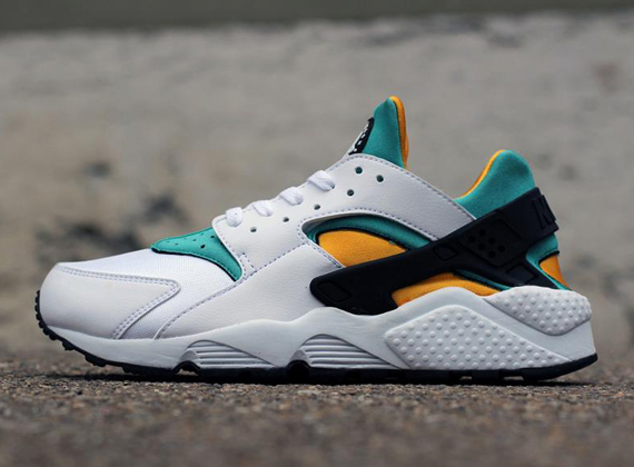 blue and gold huaraches