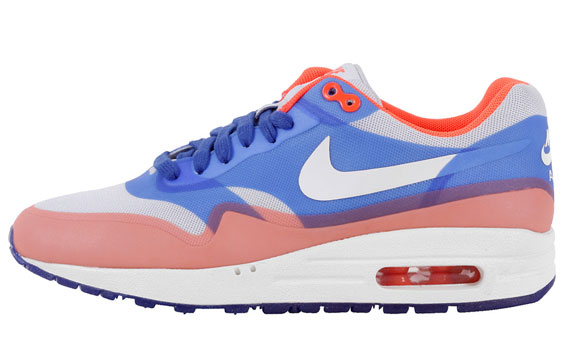 Aturdir ganso Gran engaño Nike WMNS Air Max 1 Hyperfuse Premium - Hyper Blue - Total Crimson -  SneakerNews.com