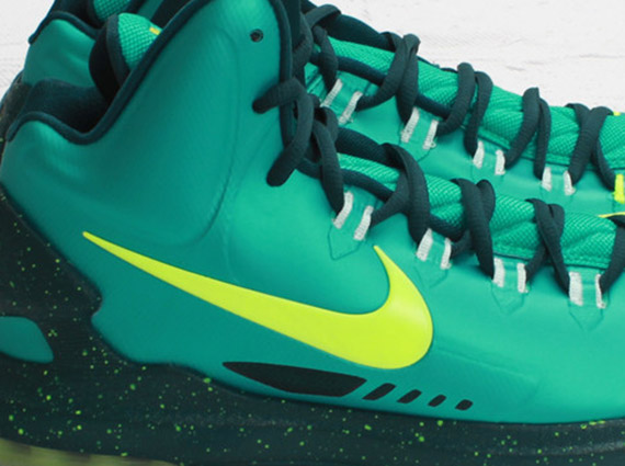 Nike KD V “Hulk” – Arriving at Retailers