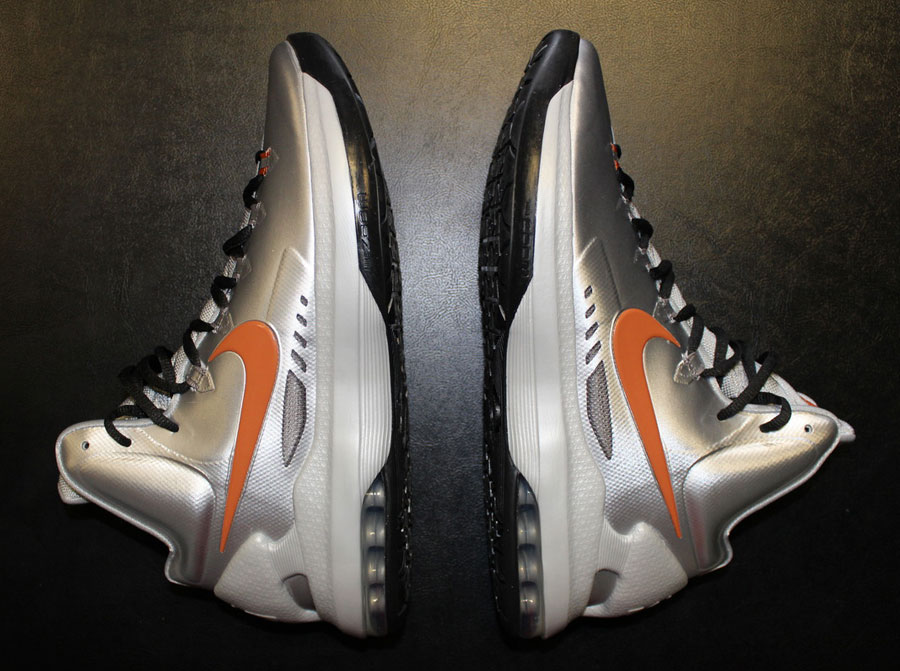 Nike KD V “Texas” – Arriving at Retailers