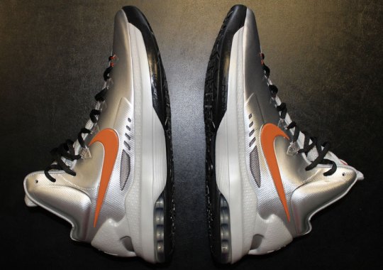 Nike KD V “Texas” – Arriving at Retailers