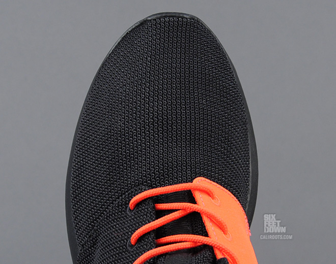 nike-roshe-run-black-total-crimson-06 Nike Roshe Run Black Total Crimson 06