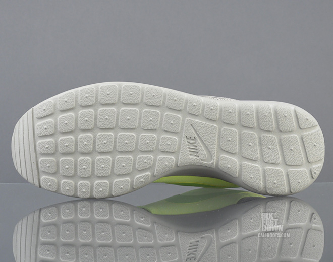 nike-roshe-run-split-pack-classic-stone-volt-08 Nike Roshe Run Split Pack Classic Stone Volt 08
