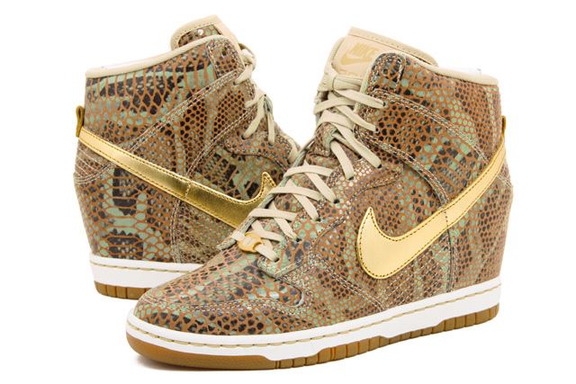Nike Wmns Dunk Sky High Qs Golden Python 2