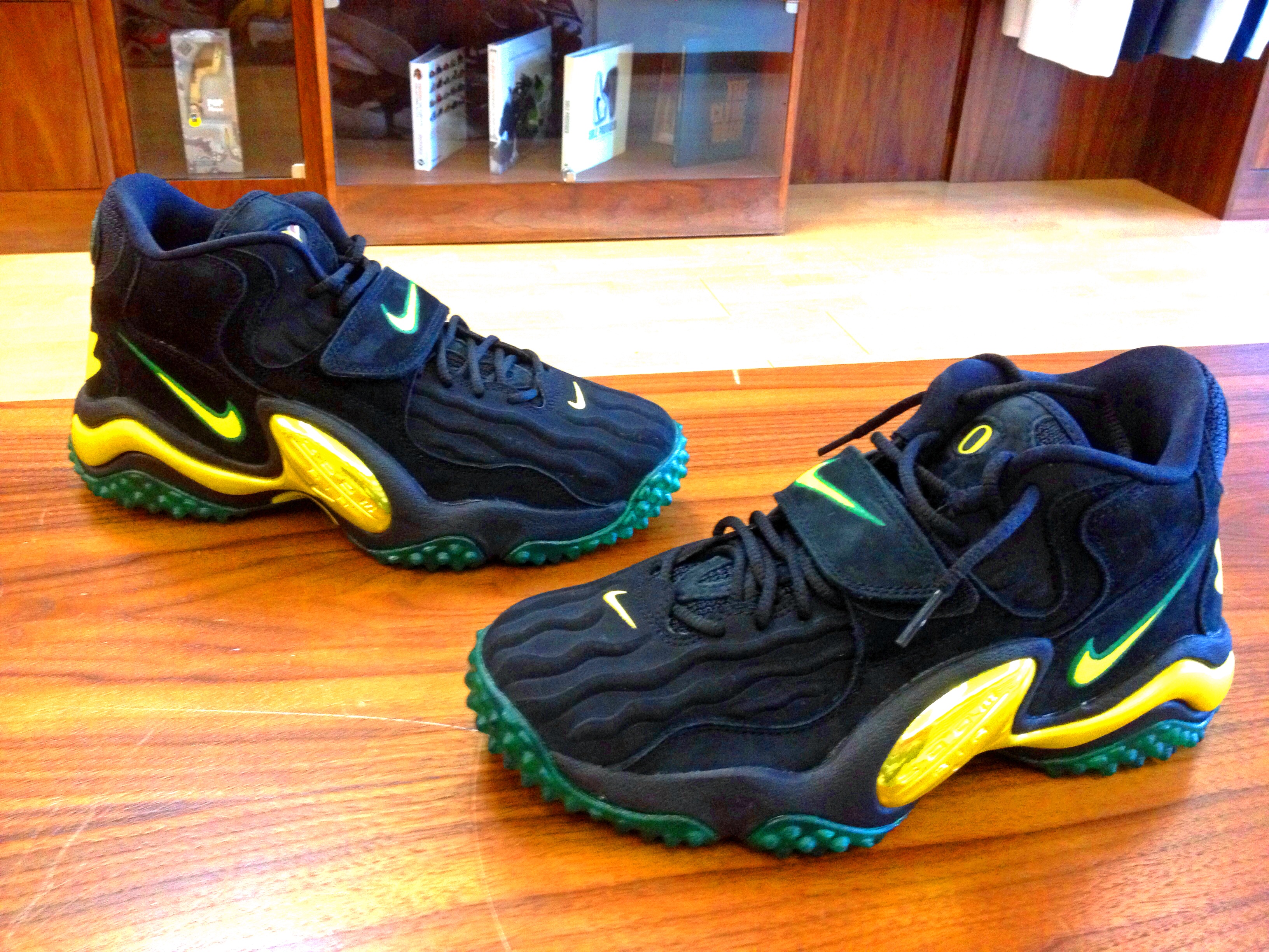 nike-zoom-turf-jet-97-oregon-ducks-customs-03 Nike Zoom Turf Jet 97 Oregon Ducks Customs 03