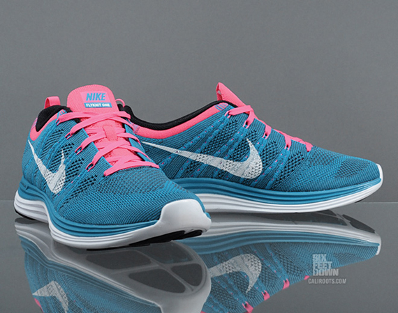Turquoise Pink Flyknit One 02