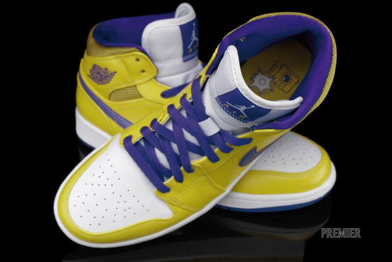 Air Jordan 1 Mid Lakers Available 01