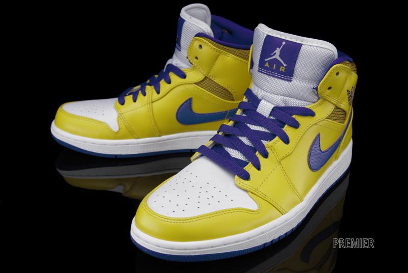 Air Jordan 1 Mid Lakers Available 05