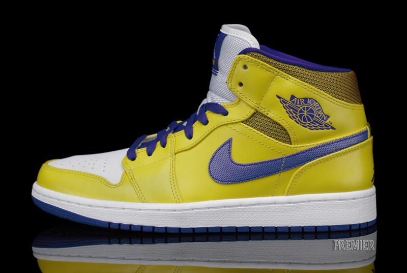Air Jordan 1 Mid Lakers Available 06
