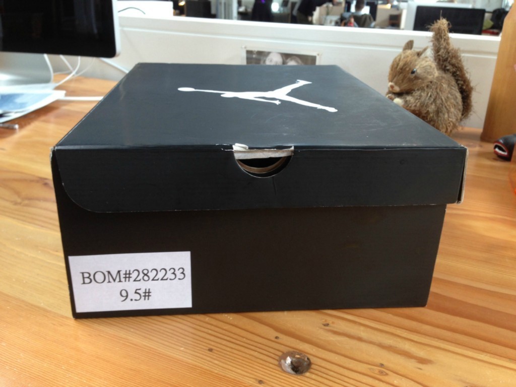 Air Jordan Iii Oregon Tinker Hatfield Autographed Pair 01