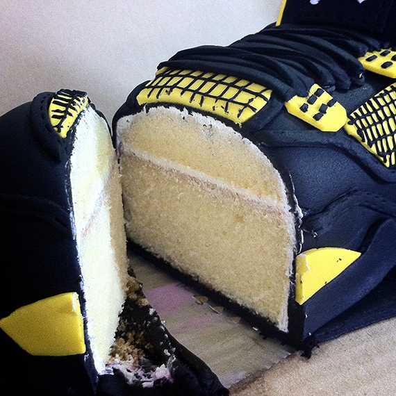 Air Jordan Iv Thunder Sneaker Cake 2