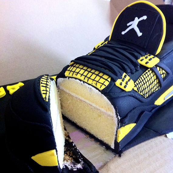 Air Jordan Iv Thunder Sneaker Cake 3