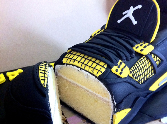 Air Jordan Iv Thunder Sneaker Cake