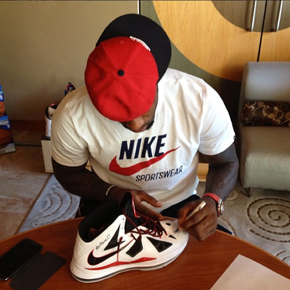 LeBron James Customizes Game-Worn Nike LeBron X for Newtown Auction ...