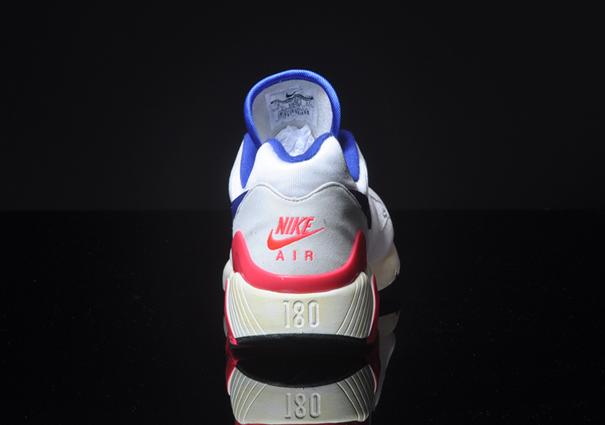 Nike Air 180 Og Ultramarine Arriving At Euro Retailers 05