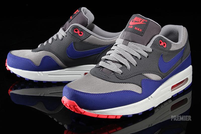Nike Air Max 1 Medium Grey Ultramarine Dark Grey Solar Red 4