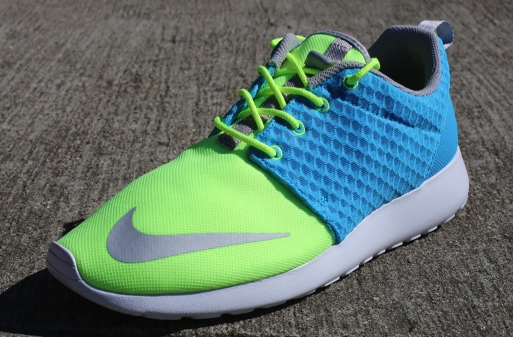 Nike Roshe Run Fb Current Blue Hot Lime Chrome Available 01