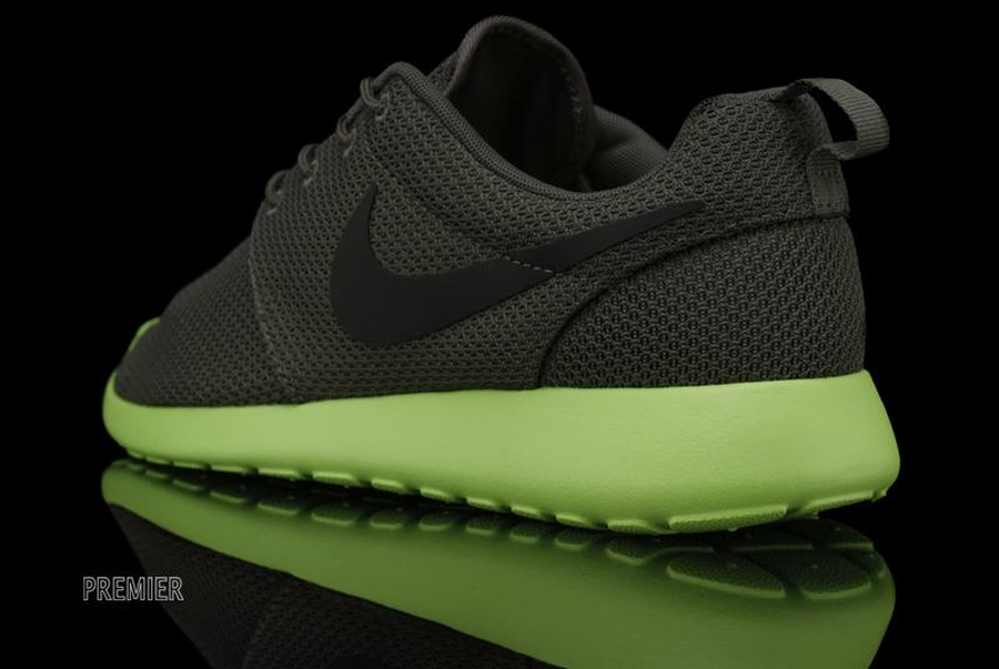 nike roshe run new colorways available 09