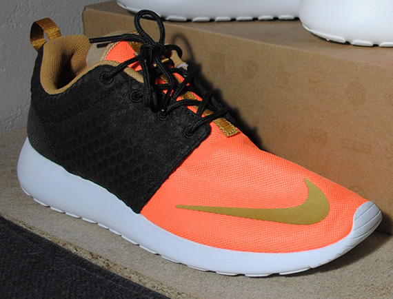 Nike Rosherun FB - SneakerNews.com