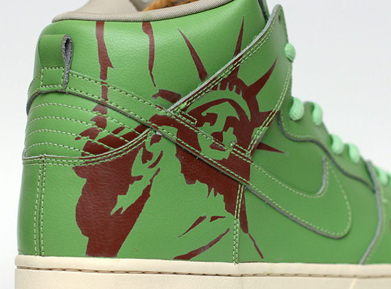 Nike SB Dunk High “Statue of Liberty” Customs by JWDanklefs