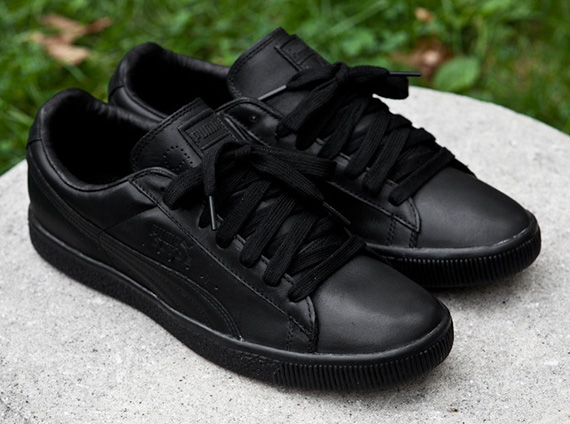 plain black puma shoes