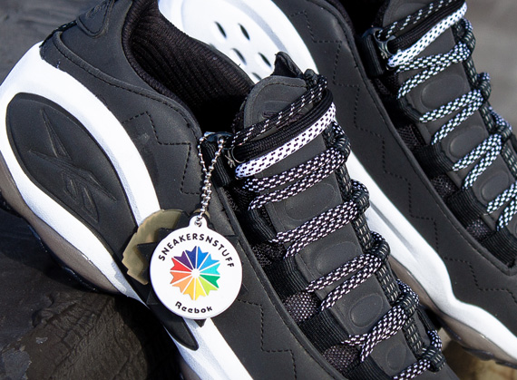 Sns X black reebok Dmx Run 10 Available