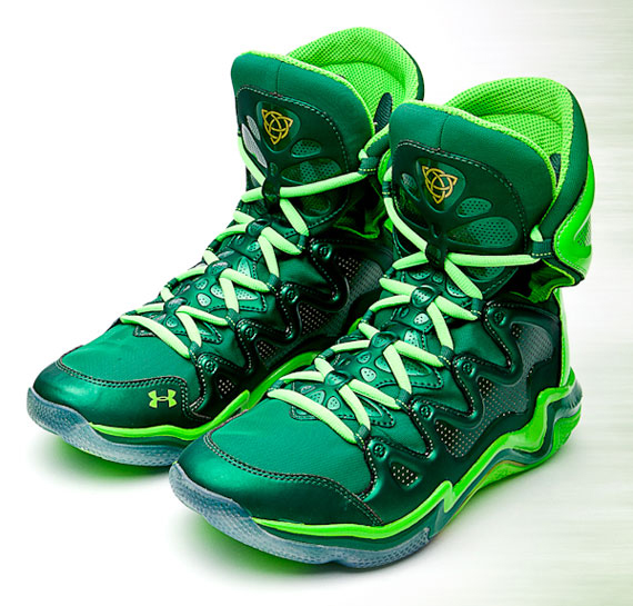 Under armour best sale basketball shoes green