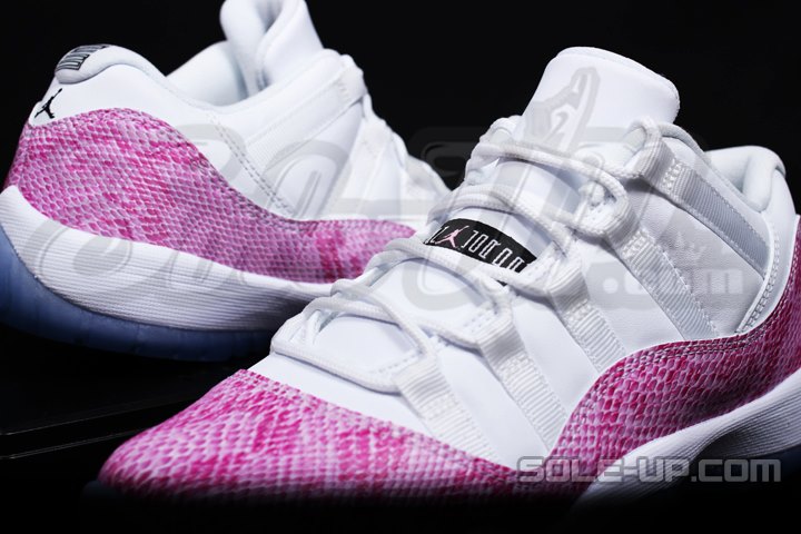 Air Jordan Xi Low Gs White Pink Snakeskin 04