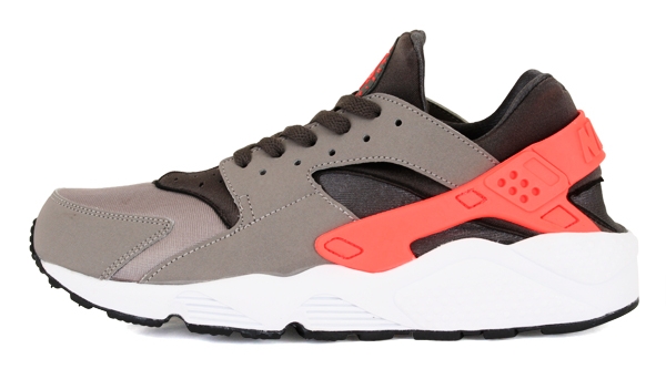 Nike Air Huarache Sport Grey Total Crimson Midnight Fog 03