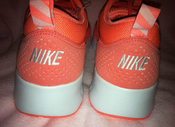 Nike Air Max Kin Atomic Pink White 7