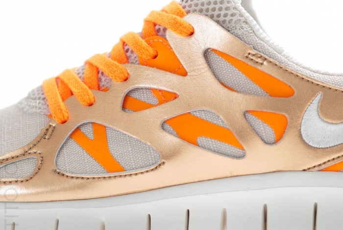 Nike Free Run 2 Metallic Gold Bright Citrus 2