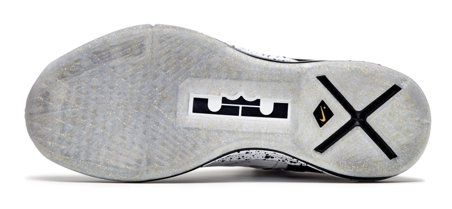 Nike Lebron X Elite White Metallic Gold Black 03