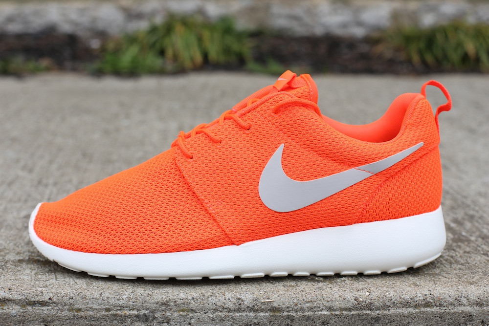 Nike Roshe Run Total Crimson 03