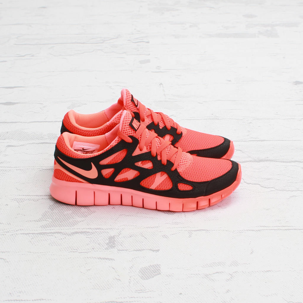 Nike Wmns Free Run 2 Ext Total Crimson Bright Mango 1
