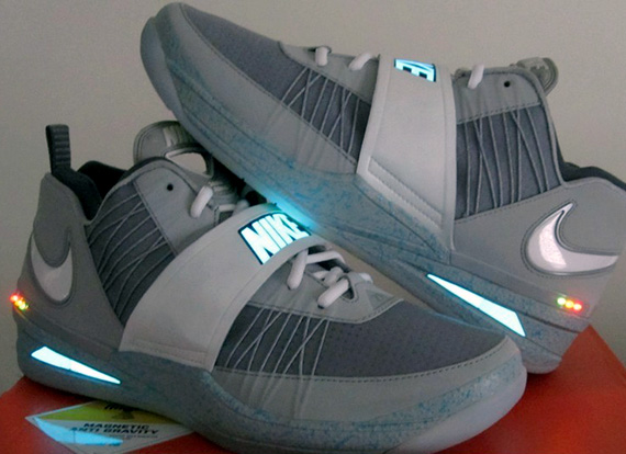 nike mag low