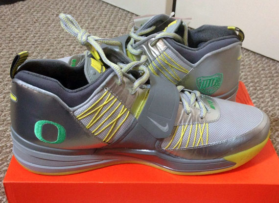 Nike Zoom Revis "Oregon" PE - Available on eBay
