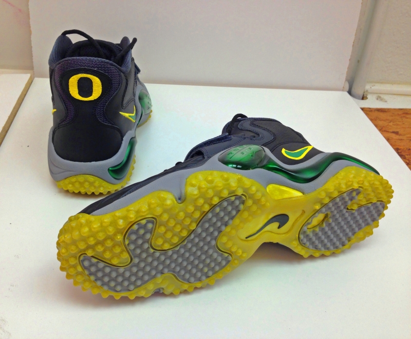 Nike Zoom Turf Jet 97 Oregon Alternate Customs 01