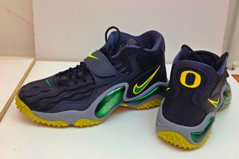 Nike Zoom Turf Jet 97 Oregon Alternate Customs 04