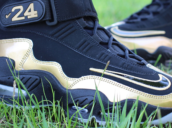 Nike Air Griffey Max 1 “Gold”