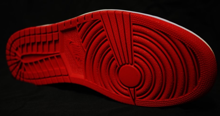 Black Toe Air Jordan 1 Retro High Og 01