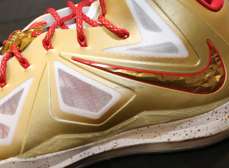 "Gold Championship" nike card LeBron X PE