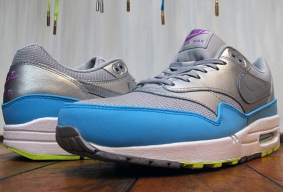Nike Air Max 1 FB – Metallic Silver – Current Blue | Available