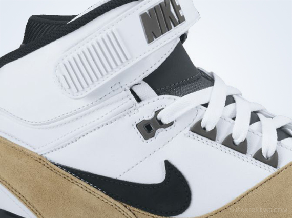 Nike Air Revolution – White – Beige – Black