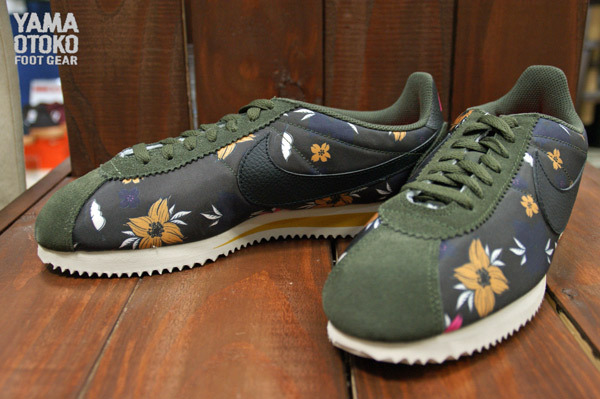 Nike Classic Cortez Nylon Aloha Pack Qs 2