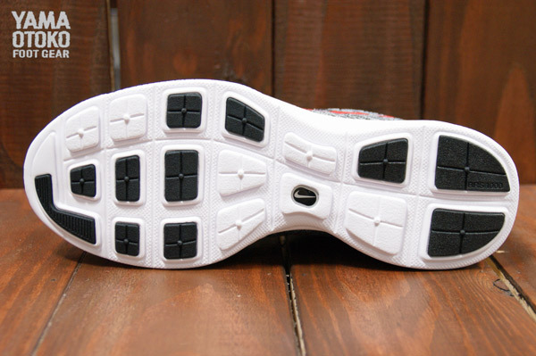 Nike Flyknit Chukka Wolf Grey Black White 02