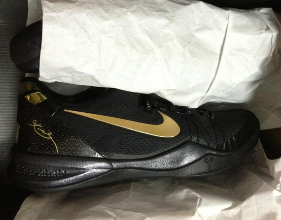 Kobe 8 elite black hotsell and gold