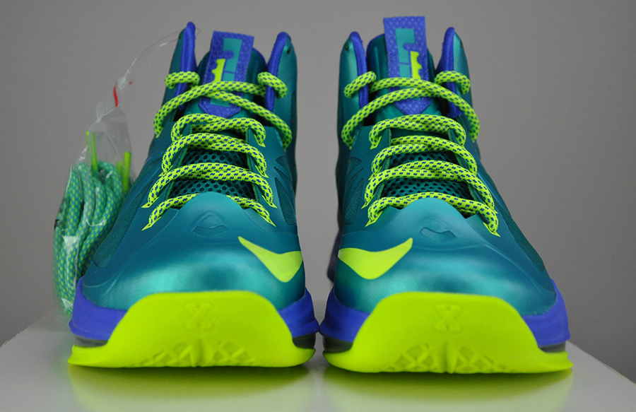 Nike Lebron X Gs Sport Turquoise Volt 3