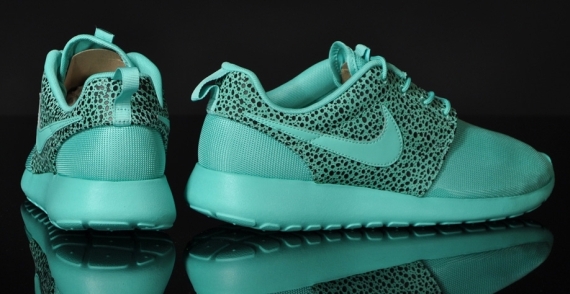 Nike Roshe Run Safari Crystal Mint 02