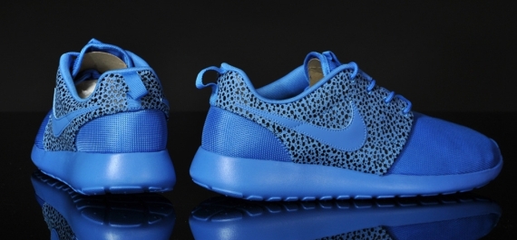 Nike Roshe Run Safari Pack Blitz Blue 02