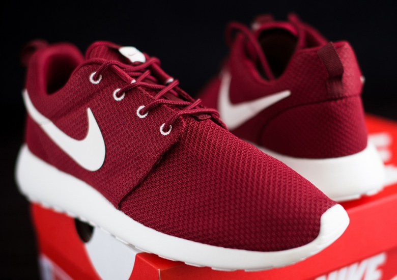 Nike Roshe Run “Team Red”